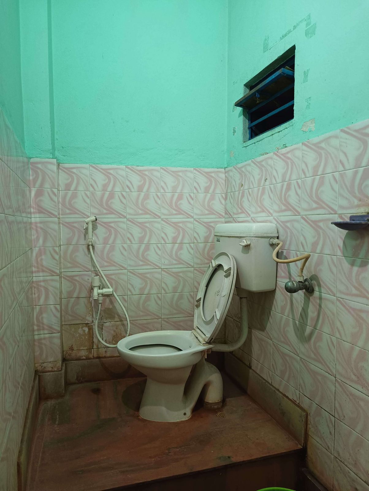 Attached bathroom with geyser, Shivananda Lodge Bankura